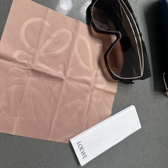 NWT Loewe Sunglasses - Picture 2 of 5